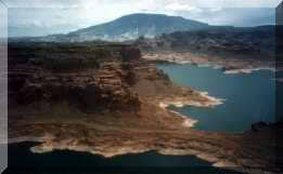 LAKEPOWELL3.JPG (5487 octets)